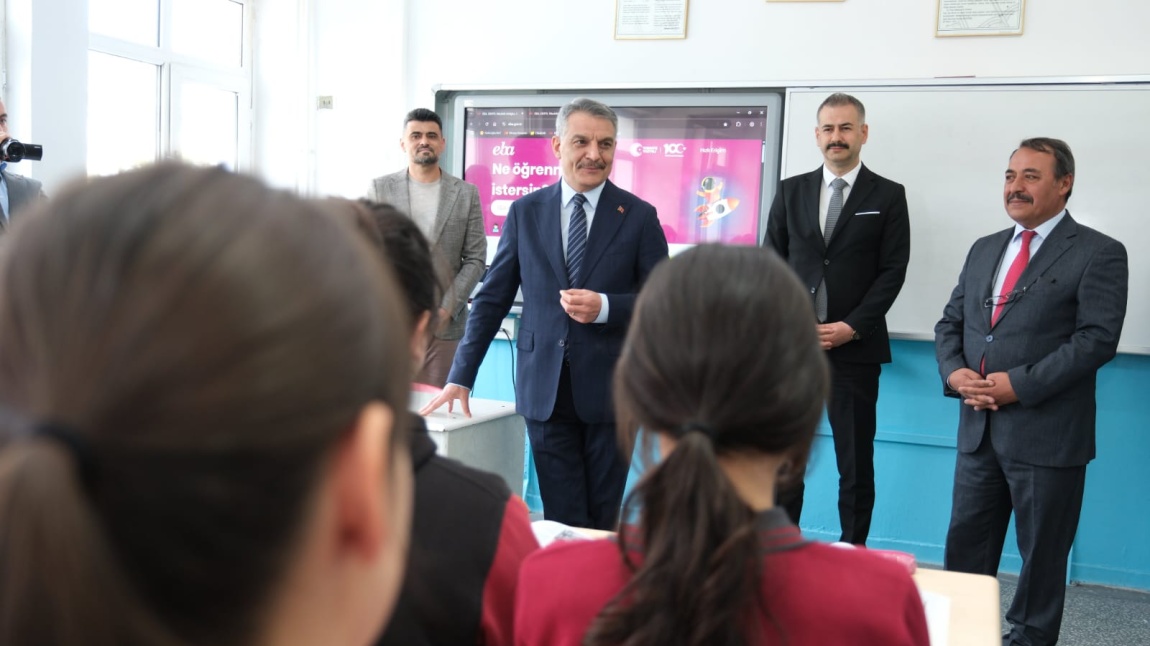 Yozgat Valimiz Sayın Mehmet Ali Özkan'ın Okulumuza Ziyareti